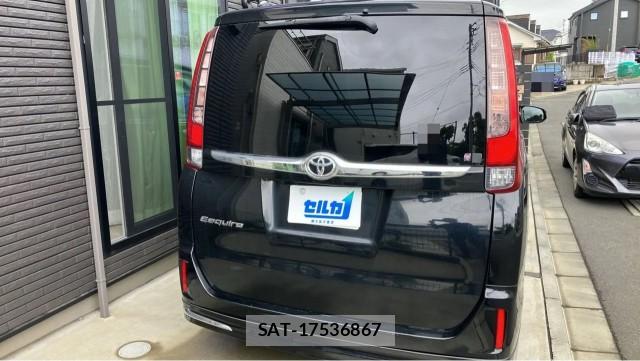 Toyota ESQUIRE 2014-12 8281313-1