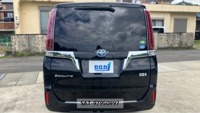 Toyota ESQUIRE 2019-07 8281370-1