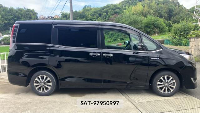 Toyota ESQUIRE 2019-07 8281370-3