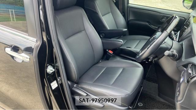 Toyota ESQUIRE 2019-07 8281370-5