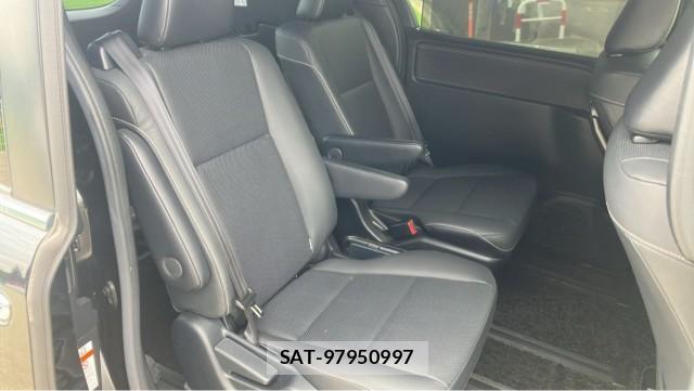 Toyota ESQUIRE 2019-07 8281370-6