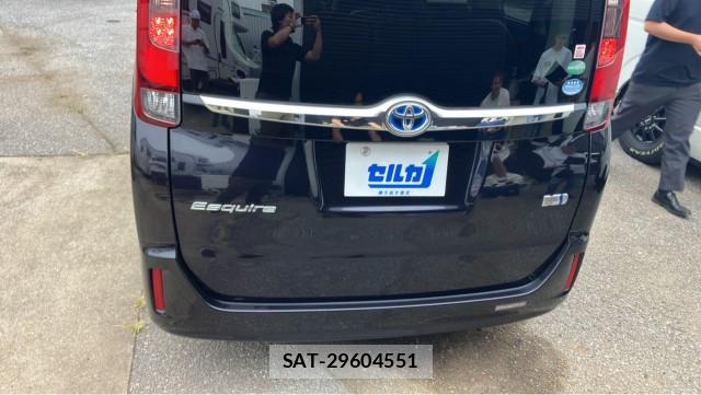 Toyota ESQUIRE 2015-03 8281760-1