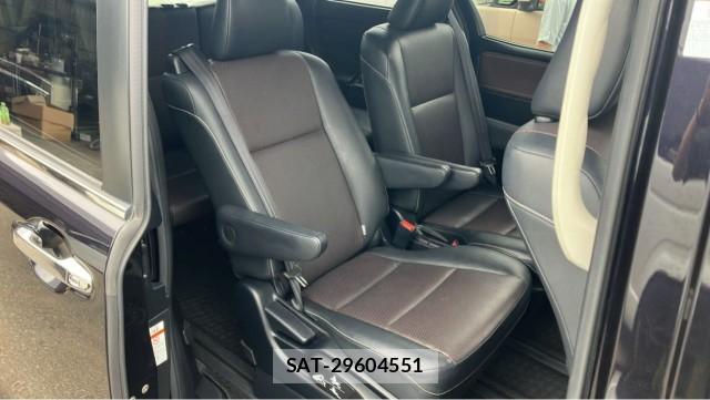 Toyota ESQUIRE 2015-03 8281760-6