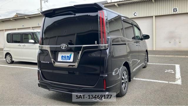 Toyota ESQUIRE 2020-10 8282300-12