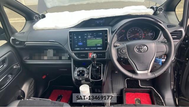 Toyota ESQUIRE 2020-10 8282300-2