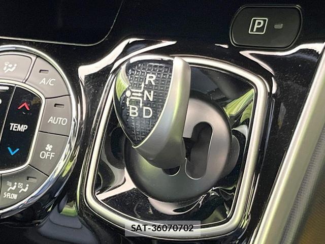 Toyota ESQUIRE 2017-11 8282635-18