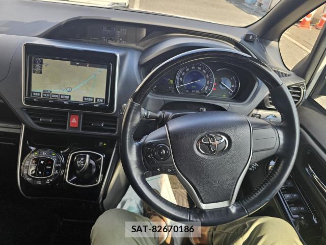 Toyota ESQUIRE 2018-07 8283699-2