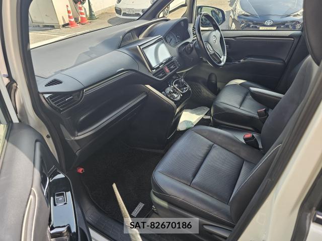 Toyota ESQUIRE 2018-07 8283699-4