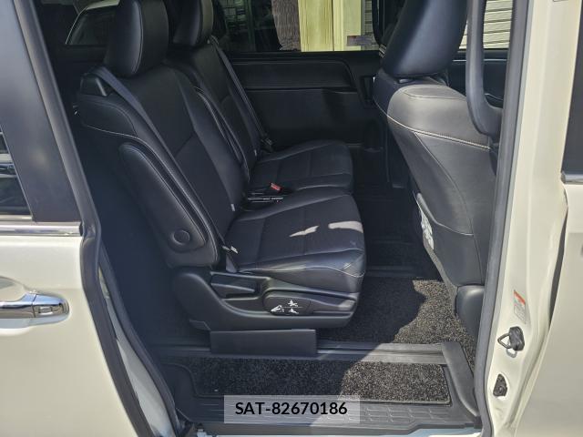 Toyota ESQUIRE 2018-07 8283699-5