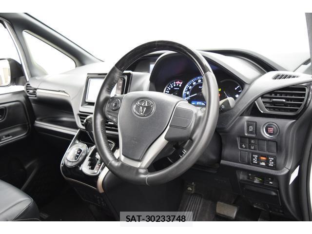 Toyota ESQUIRE 2016-03 8284324-16