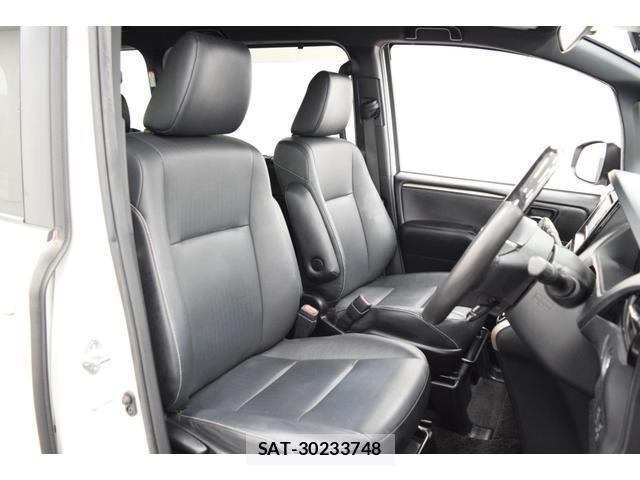 Toyota ESQUIRE 2016-03 8284324-17