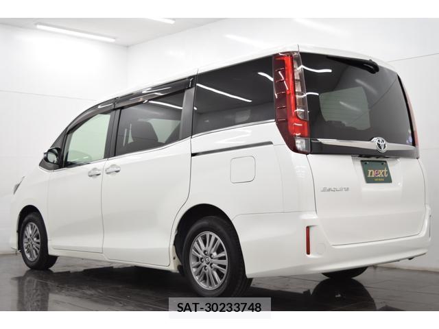 Toyota ESQUIRE 2016-03 8284324-9