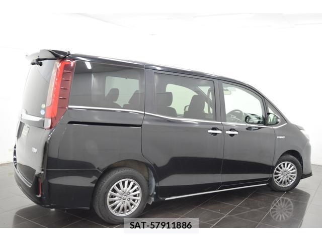 Toyota ESQUIRE 2014-11 8284329-8