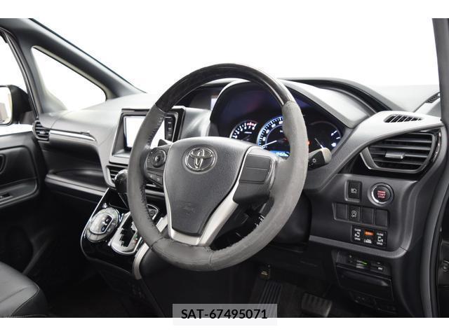 Toyota ESQUIRE 2015-08 8284330-16