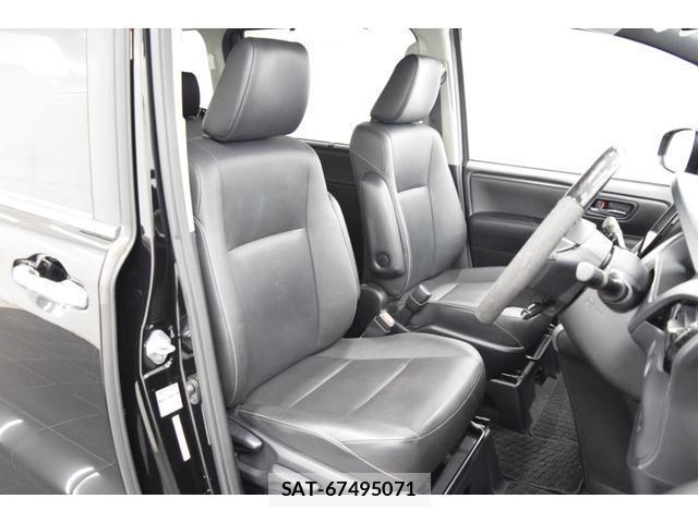 Toyota ESQUIRE 2015-08 8284330-17