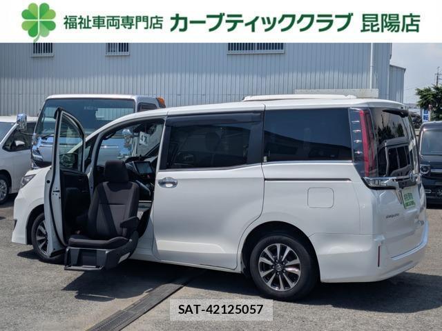 Toyota ESQUIRE 2017-08 8284433-0