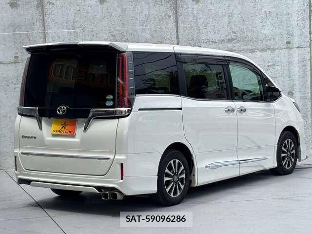 Toyota ESQUIRE 2017-12 8284462-3
