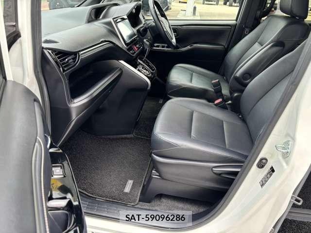 Toyota ESQUIRE 2017-12 8284462-6