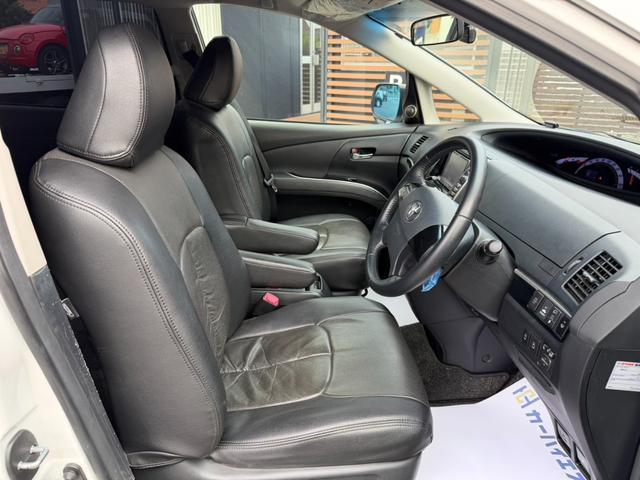 Toyota ESTIMA 2014-03 8279208-9
