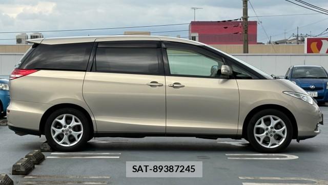 Toyota ESTIMA 2006-08 8281662-3