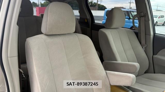 Toyota ESTIMA 2006-08 8281662-5