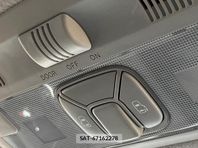 Toyota ESTIMA 2016-02 8284582-4