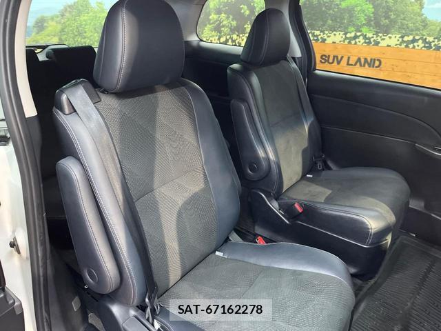Toyota ESTIMA 2016-02 8284582-8