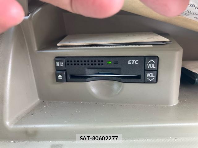 Toyota ESTIMA 2007-09 8285063-18