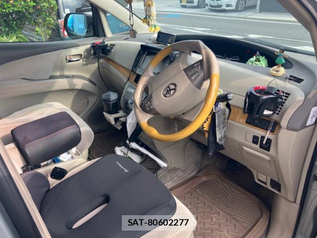Toyota ESTIMA 2007-09 8285063-4