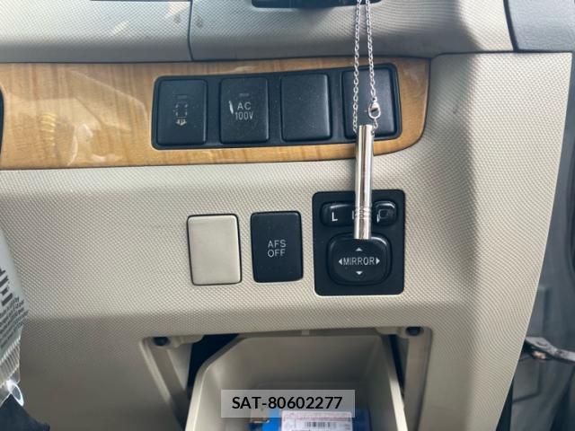 Toyota ESTIMA 2007-09 8285063-8