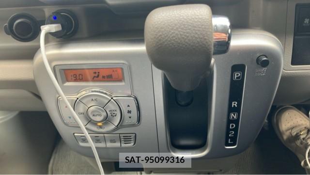 Suzuki EVERY WAGON 2018-04 8281369-13