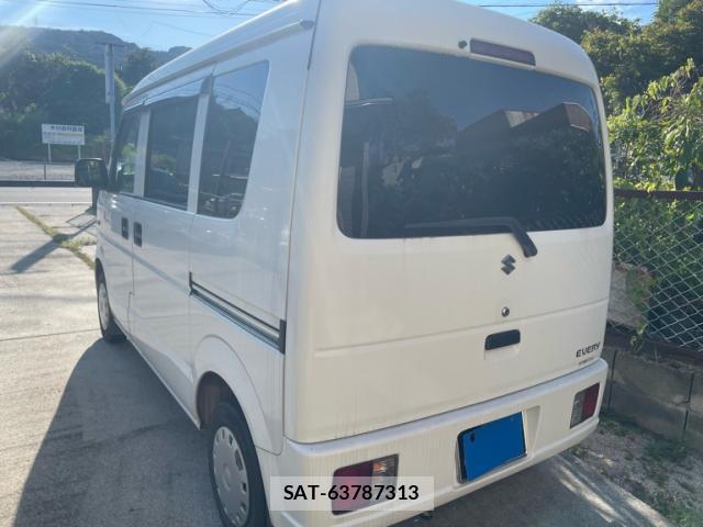 Suzuki EVERY 2014-11 8279637-1