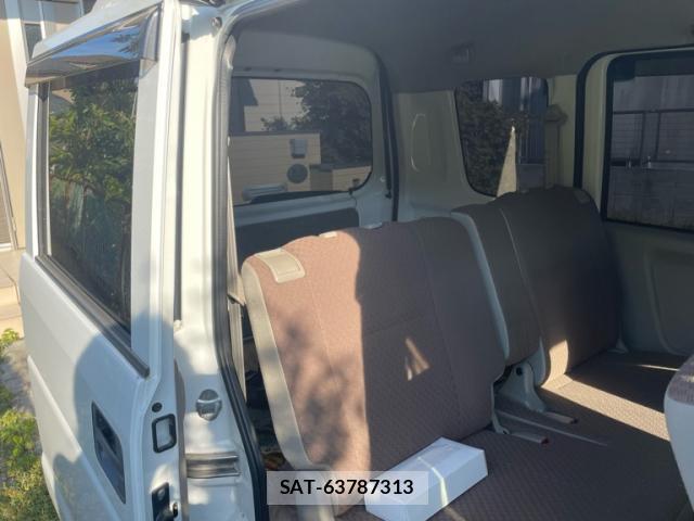 Suzuki EVERY 2014-11 8279637-10