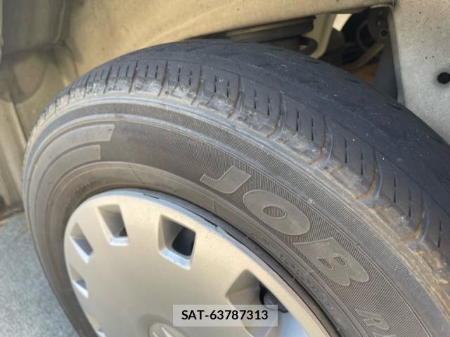 Suzuki EVERY 2014-11 8279637-4