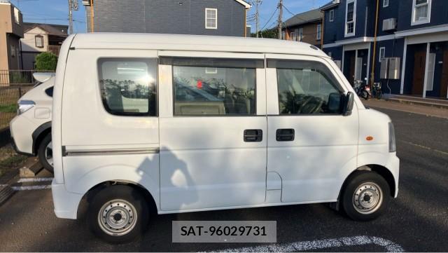 Suzuki EVERY 2015-03 8280659-10
