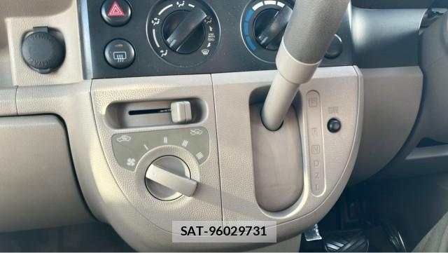 Suzuki EVERY 2015-03 8280659-14
