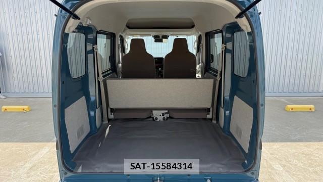 Suzuki EVERY 2025-03 8282434-17