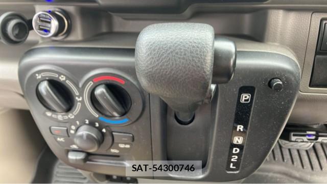 Suzuki EVERY 2022-06 8282462-14