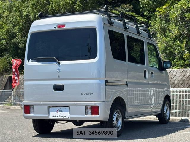 Suzuki EVERY 2024-09 8283387-3