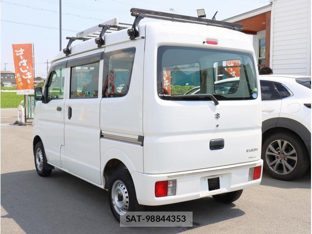 Suzuki EVERY 2018-11 8283417-7