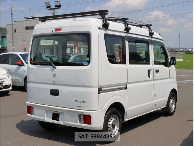 Suzuki EVERY 2018-11 8283417-9