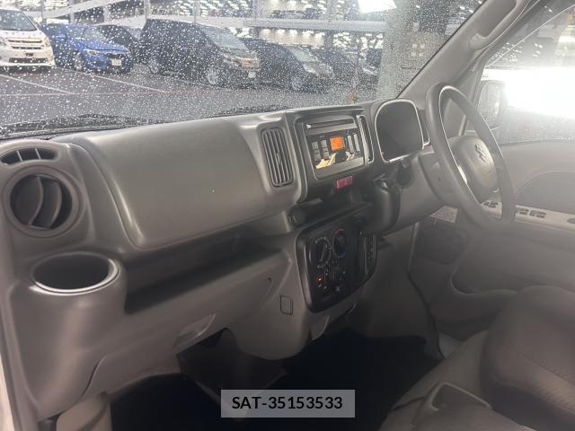 Suzuki EVERY 2018-05 8284771-9