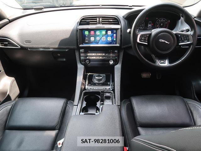 Jaguar F-PACE 2018-11 8279524-1