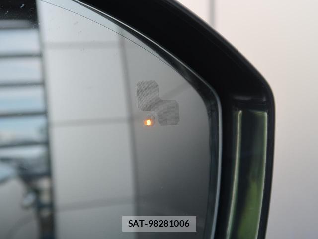 Jaguar F-PACE 2018-11 8279524-10