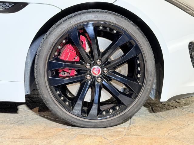 Jaguar F-TYPE 2015-09 8279231-8