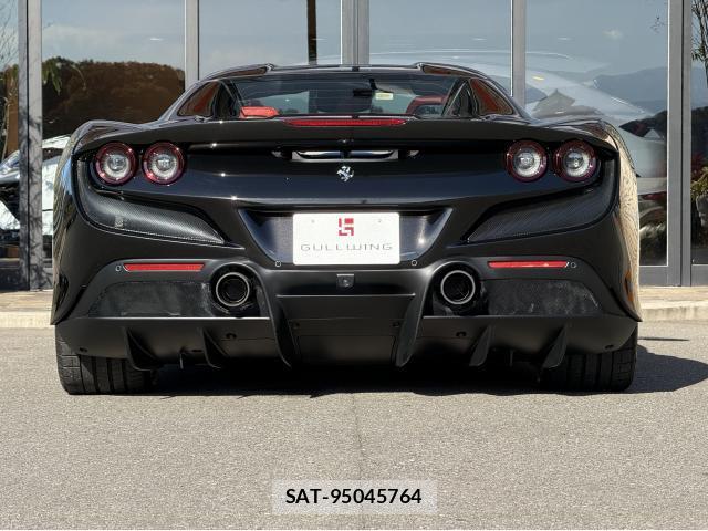 Ferrari F8 Spider 2022-03 8277809-12