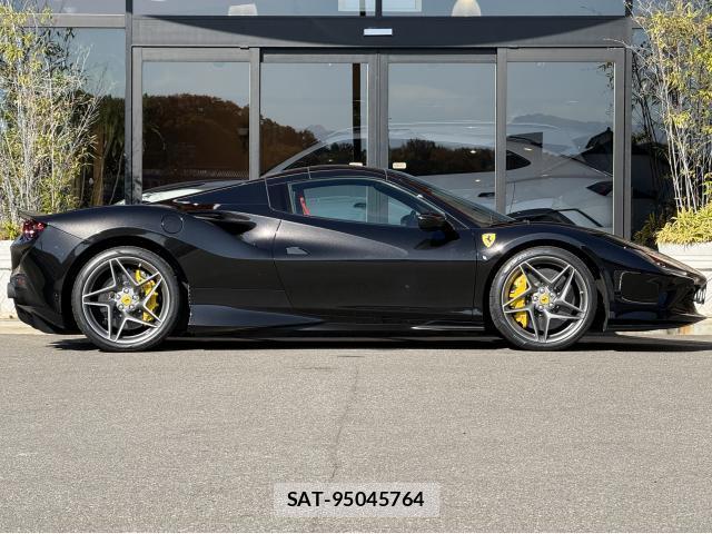 Ferrari F8 Spider 2022-03 8277809-13