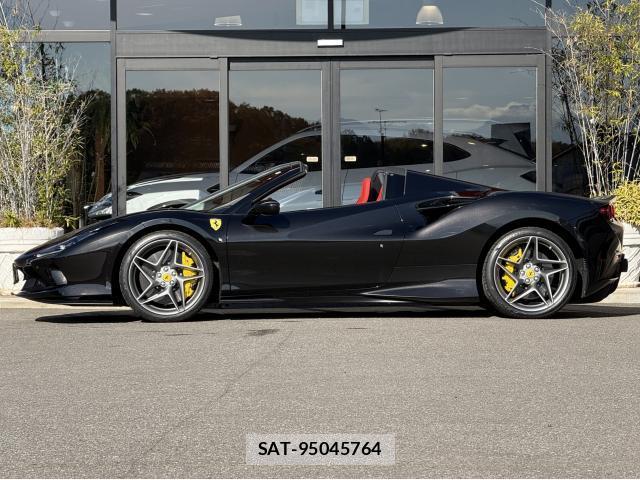 Ferrari F8 Spider 2022-03 8277809-9