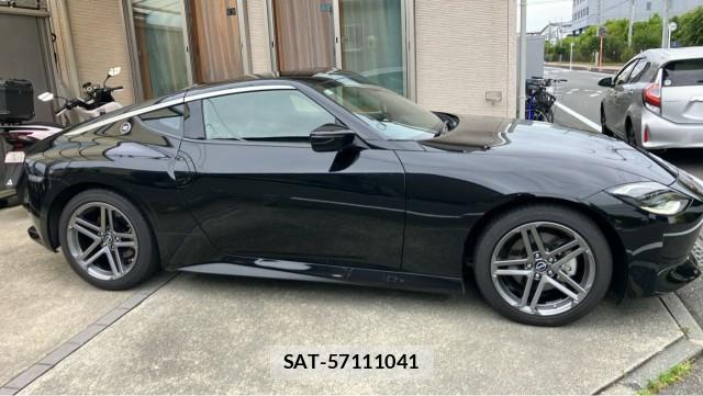 Nissan FAIRLADY Z 2025-04 8281398-3