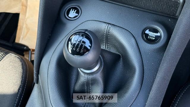 Nissan FAIRLADY Z 2025-03 8282247-12